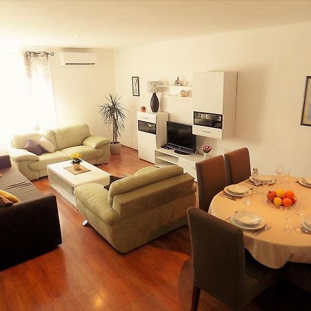 Apartment Anamarija Njivice Exterior photo
